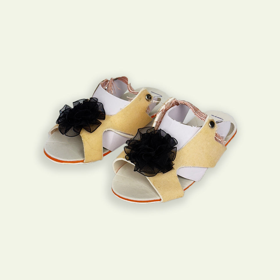 Girls Flower Bunch Cream Color Sandal